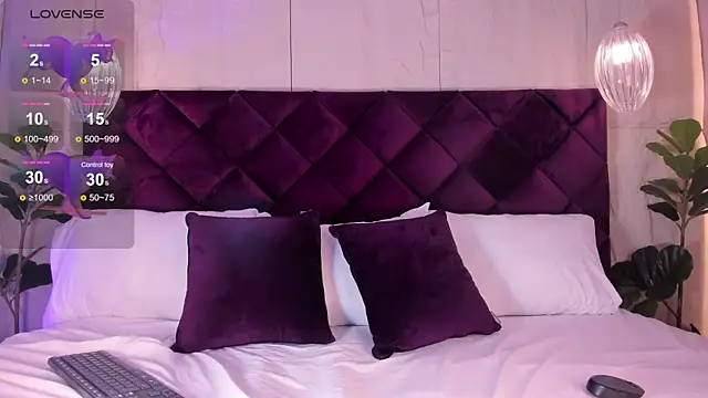 Snapshot of KittyLyne_ chatting on 02/27/26, 11:54 KittyLyne online show from 02/27/26, 11:54