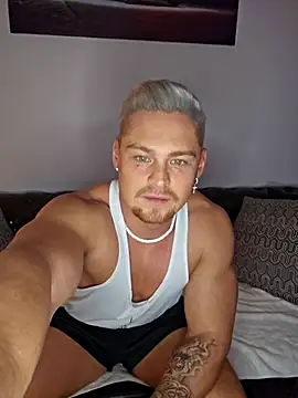 Snapshot of EddyRise- chatting on 02/14/26, 08:16 EddyRise- online show from 02/14/26, 08:16