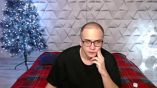 Snapshot of Pure_Aura chatting on 02/14/26, 09:33 Pure Aura online show from 02/14/26, 09:33