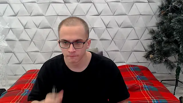 Snapshot of Pure_Aura chatting on 02/20/26, 08:42 Pure Aura online show from 02/20/26, 08:42