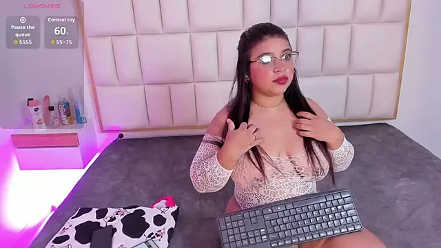 abigail johnson online show from 04/16/26, 02:23