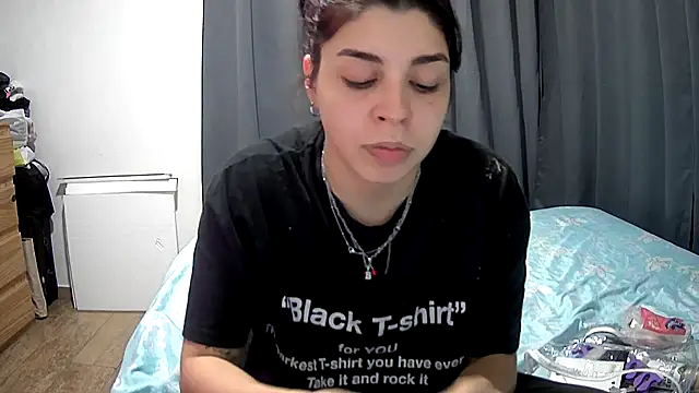 Snapshot of violetazein7 chatting on 05/27/26, 08:39 violetazein7 online show from 05/27/26, 08:39