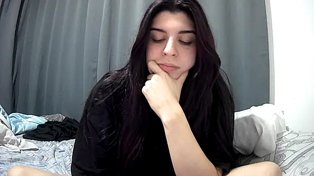 Snapshot of violetazein7 chatting on 06/29/26, 01:56 violetazein7 online show from 06/29/26, 01:56