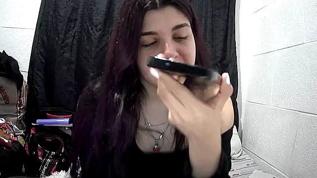 Snapshot of violetazein7 chatting on 07/14/26, 12:13 violetazein7 online show from 07/14/26, 12:13