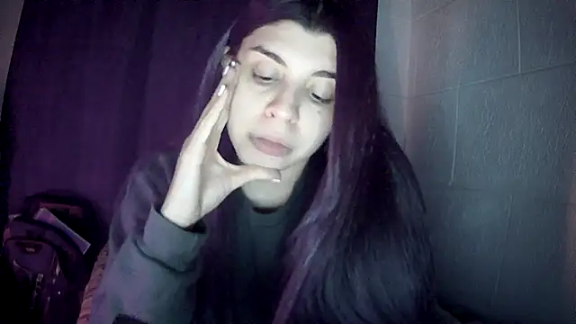 Snapshot of violetazein7 chatting on 07/14/26, 04:06 violetazein7 online show from 07/14/26, 04:06