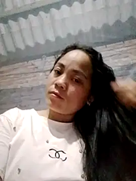 Snapshot of molly-xx chatting on 02/15/26, 07:21 molly-xx online show from 02/15/26, 07:21