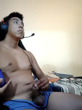 Snapshot of mamichula266 chatting on 02/19/26, 02:46 mamichula266 online show from 02/19/26, 02:46