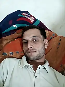 Snapshot of Beinghorny83 chatting on 02/18/26, 02:57 Beinghorny83 online show from 02/18/26, 02:57