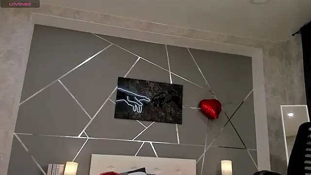 Snapshot of naomi_reiss chatting on 02/28/26, 01:17 naomi reiss online show from 02/28/26, 01:17