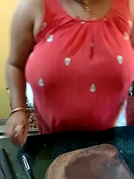 Snapshot of 02Roshni chatting on 02/20/26, 09:43 02Roshni online show from 02/20/26, 09:43