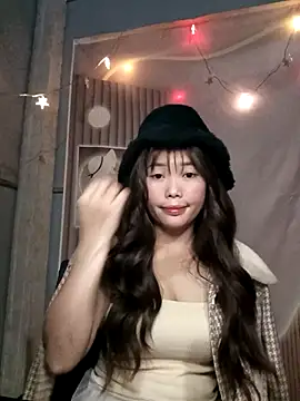 Snapshot of Girl-crazy1 chatting on 02/23/26, 01:47 Girl-crazy1 online show from 02/23/26, 01:47