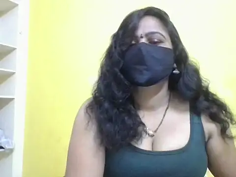 anu-reddyy online show from 04/17/26, 05:10