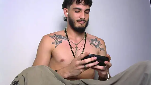 Snapshot of LovexJuxn8 chatting on 02/22/26, 11:58 LovexJuxn8 online show from 02/22/26, 11:58