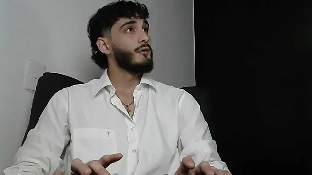 Snapshot of LovexJuxn8 chatting on 02/23/26, 07:11 LovexJuxn8 online show from 02/23/26, 07:11