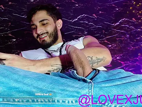 LovexJuxn8 online show from 04/09/26, 06:35