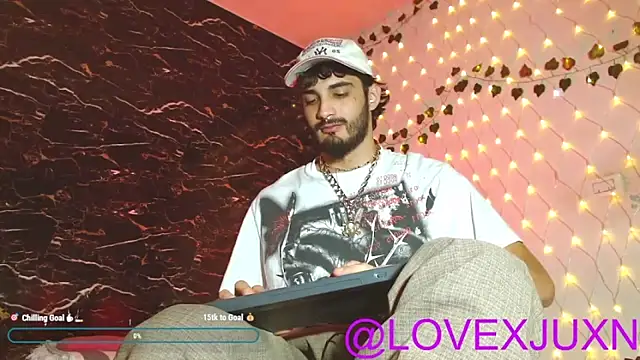 LovexJuxn8 online show from 05/05/26, 01:24
