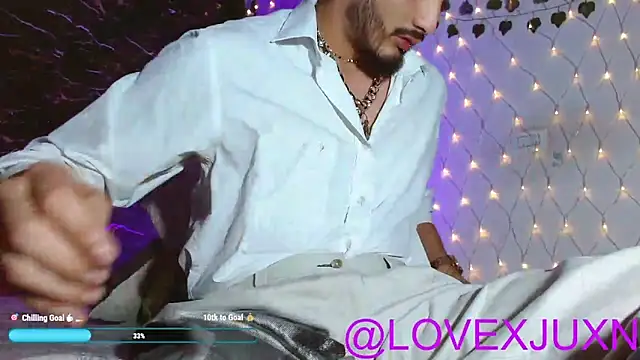 LovexJuxn8 online show from 05/20/26, 03:02