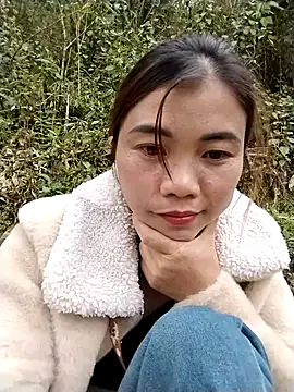 Snapshot of lovely-742 chatting on 02/22/26, 07:29 lovely-742 online show from 02/22/26, 07:29