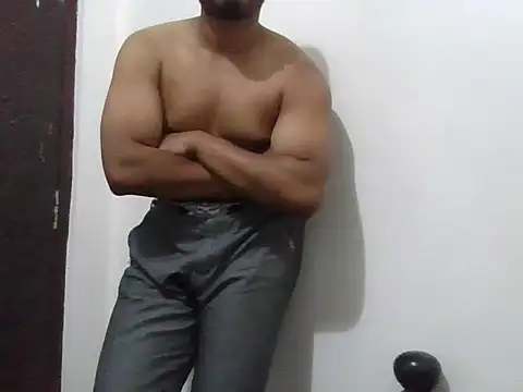 muscledad111 online show from 02/21/26, 05:14