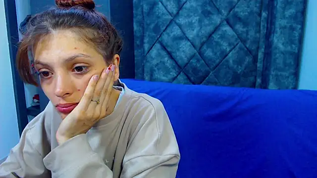 Snapshot of barby_jones25 chatting on 02/16/26, 12:12 barby jones25 online show from 02/16/26, 12:12