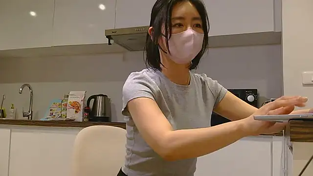 Mochi-Momo online show from 04/07/26, 11:32