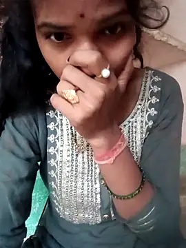 Snapshot of Desi_Couple_P chatting on 05/08/26, 12:49 Desi Couple P online show from 05/08/26, 12:49