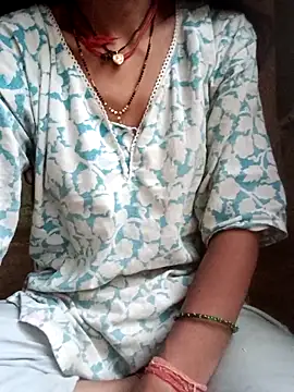 Snapshot of Desi_Couple_P chatting on 05/12/26, 12:19 Desi Couple P online show from 05/12/26, 12:19