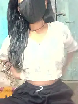 Snapshot of Desi_Couple_P chatting on 05/28/26, 02:47 Desi Couple P online show from 05/28/26, 02:47