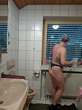 Snapshot of Milas_Dreams_Dauergeil chatting on 02/17/26, 08:11 Milas Dreams Dauergeil online show from 02/17/26, 08:11