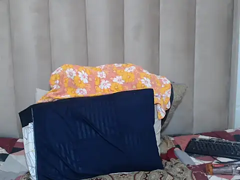 Scatter Babie online show from 04/15/26, 08:20