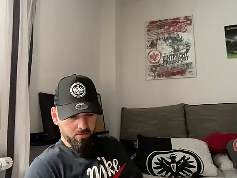 Snapshot of xxxsharkexxx chatting on 02/18/26, 08:32 xxxsharkexxx online show from 02/18/26, 08:32