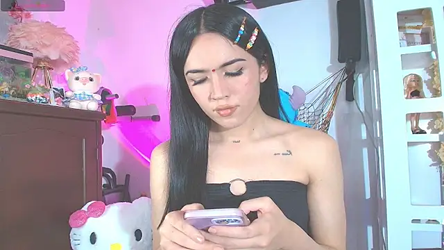 Yiyii online show from 03/18/26, 08:01