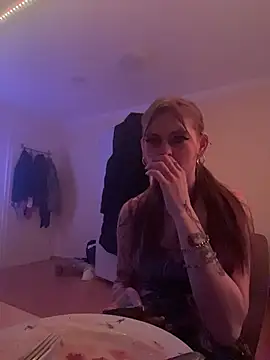 Snapshot of Milli-Kiss chatting on 02/11/26, 09:20 Milli-Kiss online show from 02/11/26, 09:20