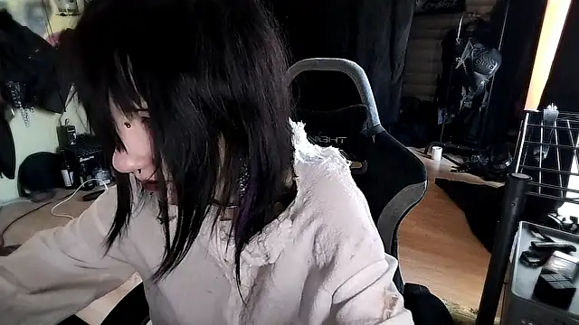 Snapshot of Shempert_ghot chatting on 02/18/26, 11:06 Shempert ghot online show from 02/18/26, 11:06