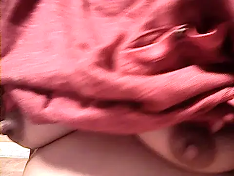 Snapshot of squirtshantal chatting on 03/11/25, 10:51 squirtshantal online show from 03/11/25, 10:51