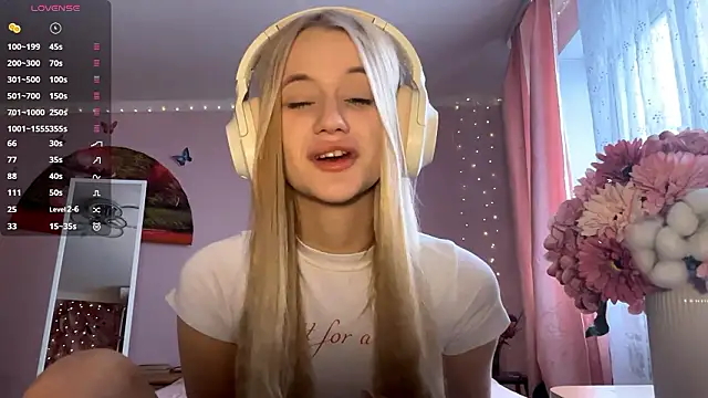 Snapshot of MelissaZaria chatting on 02/13/26, 07:26 MelissaZaria online show from 02/13/26, 07:26