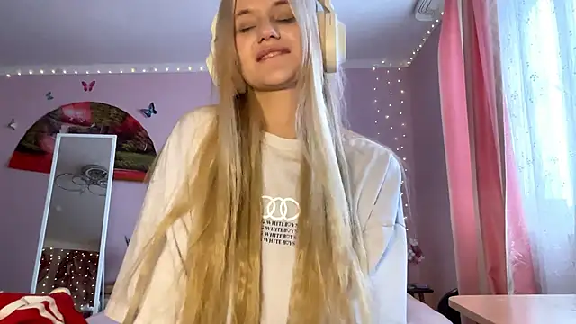 Snapshot of MelissaZaria chatting on 02/15/26, 07:51 MelissaZaria online show from 02/15/26, 07:51