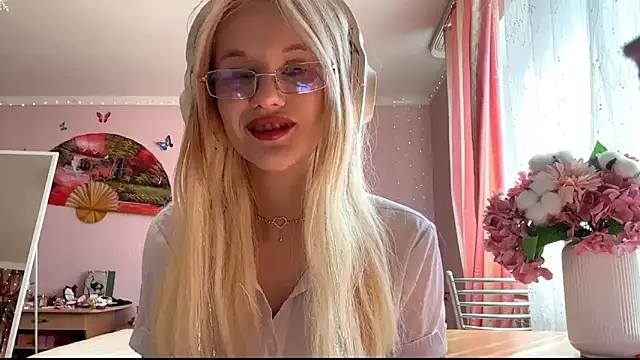 MelissaZaria online show from 04/28/26, 06:51
