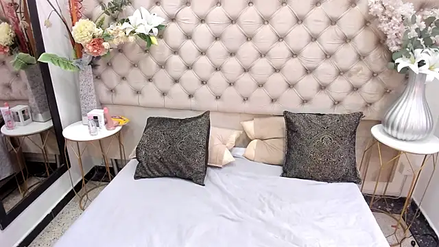 Snapshot of VanessaLanz chatting on 03/01/26, 12:40 VanessaLanz online show from 03/01/26, 12:40