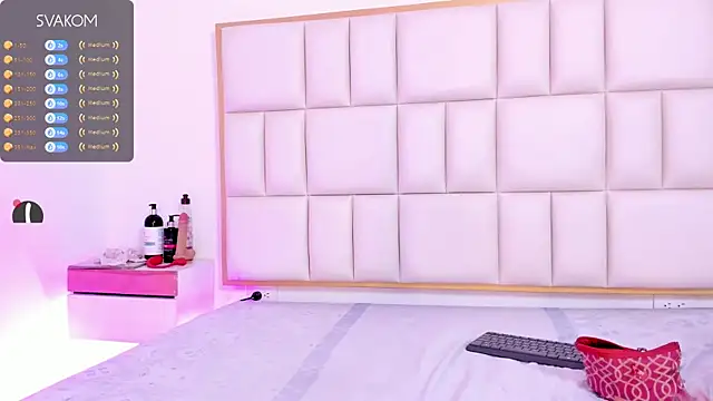 Violetta-foxx online show from 04/15/26, 07:32