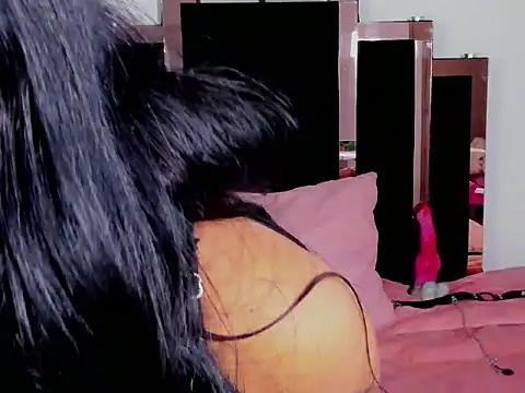 Queen-Bee  online show from 02/19/26, 09:00