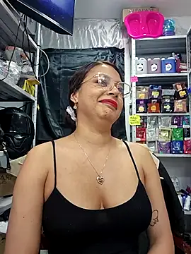 Ana  victoriaa online show from 05/05/26, 09:12