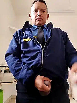 Hachi28 online show from 04/23/26, 04:42