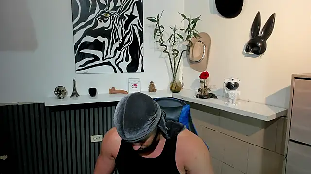 Snapshot of BENEDIICK chatting on 02/20/26, 01:11 BENEDIICK online show from 02/20/26, 01:11