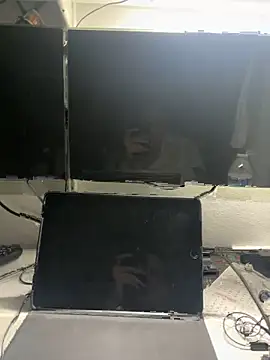awesomemilkss online show from 05/04/26, 03:24