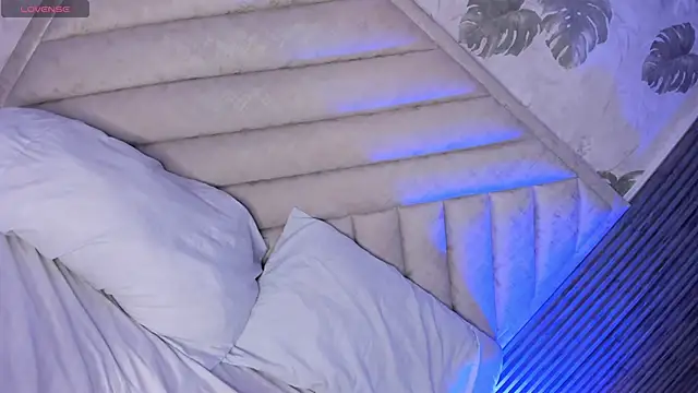 SarahRizof online show from 02/28/26, 05:19