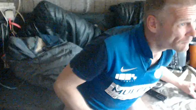 Snapshot of BISLETJE1980 chatting on 02/15/26, 11:52 BISLETJE1980 online show from 02/15/26, 11:52