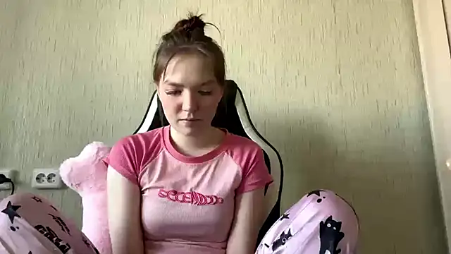 Snapshot of PlumbBump chatting on 02/22/26, 09:19 PlumbBump online show from 02/22/26, 09:19