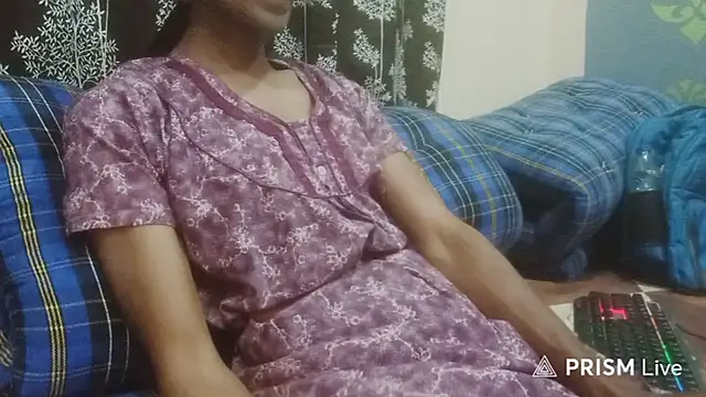 Snapshot of Honeybuny06 chatting on 03/01/26, 01:24 Honeybuny06 online show from 03/01/26, 01:24