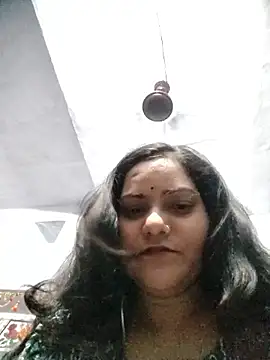 Snapshot of Anushka_Singh0 chatting on 04/20/26, 04:10 Anushka Singh0 online show from 04/20/26, 04:10